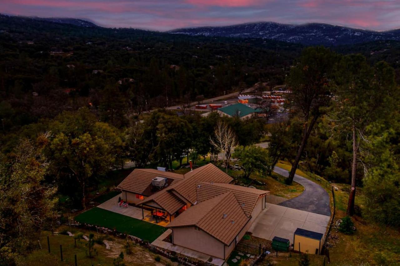 Mystic Mountain Villa, 14 Miles From Yosemite Окхерст Экстерьер фото