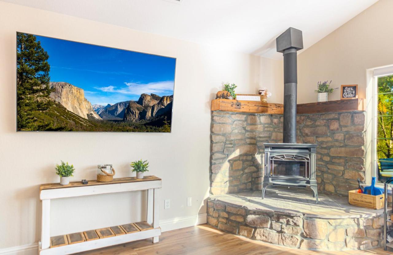 Mystic Mountain Villa, 14 Miles From Yosemite Окхерст Экстерьер фото